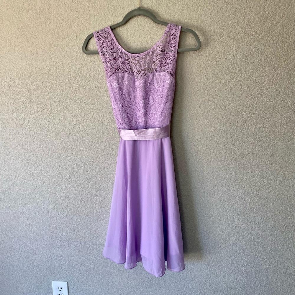 Lovely lilac lace, satin and chiffon sweetheart neckline dress with satin bow!😍